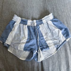 Very cute linen shorts